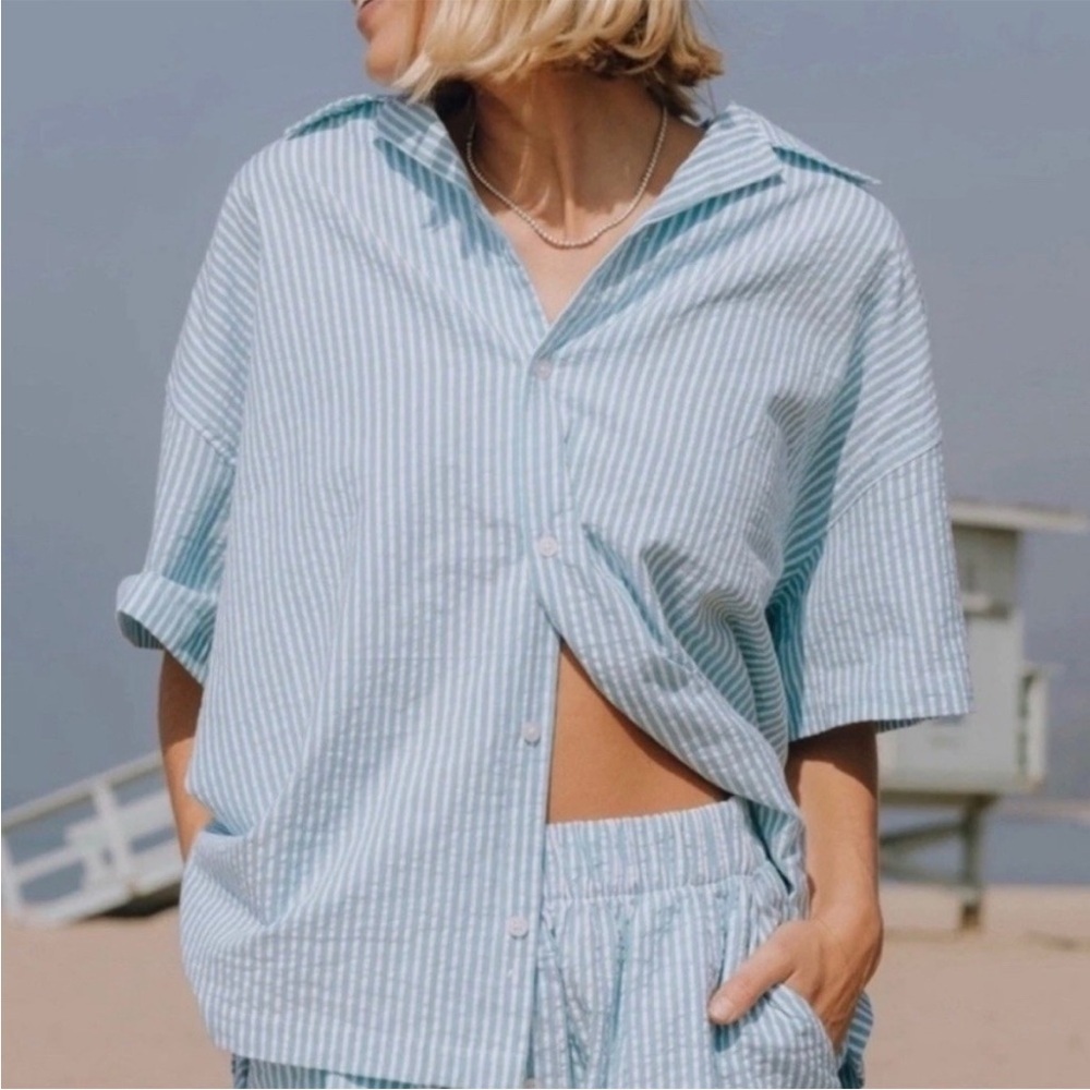 Daily Drills Seersucker Striped Cotton Top Short Sleeve Blue White Size M/L